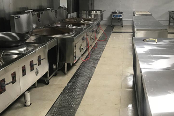 廚房設(shè)備的正確維護方式